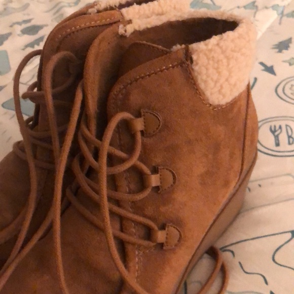 Lace-up booties - Picture 2 of 7